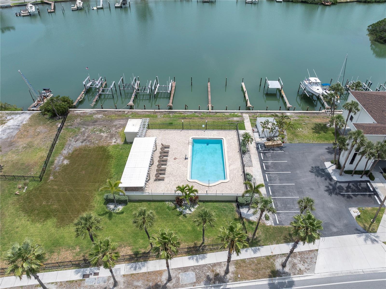 3200 GULF BLVD #202, ST PETE BEACH, FL, 33706