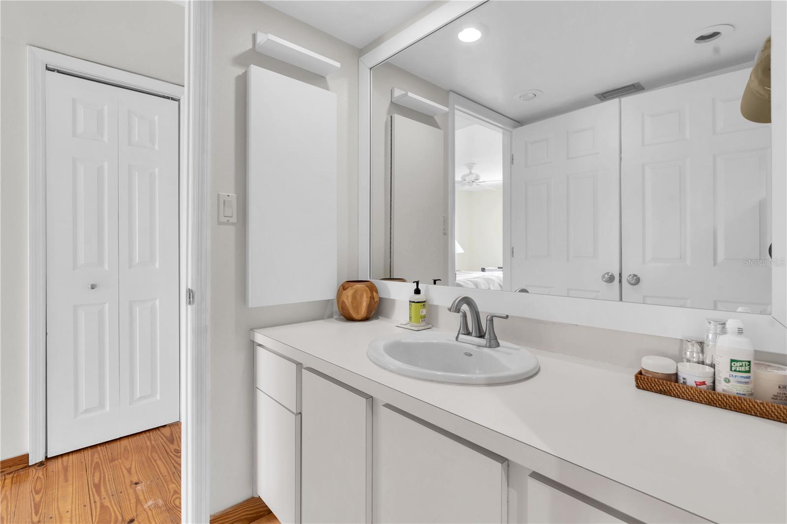 3200 GULF BLVD #202, ST PETE BEACH, FL, 33706