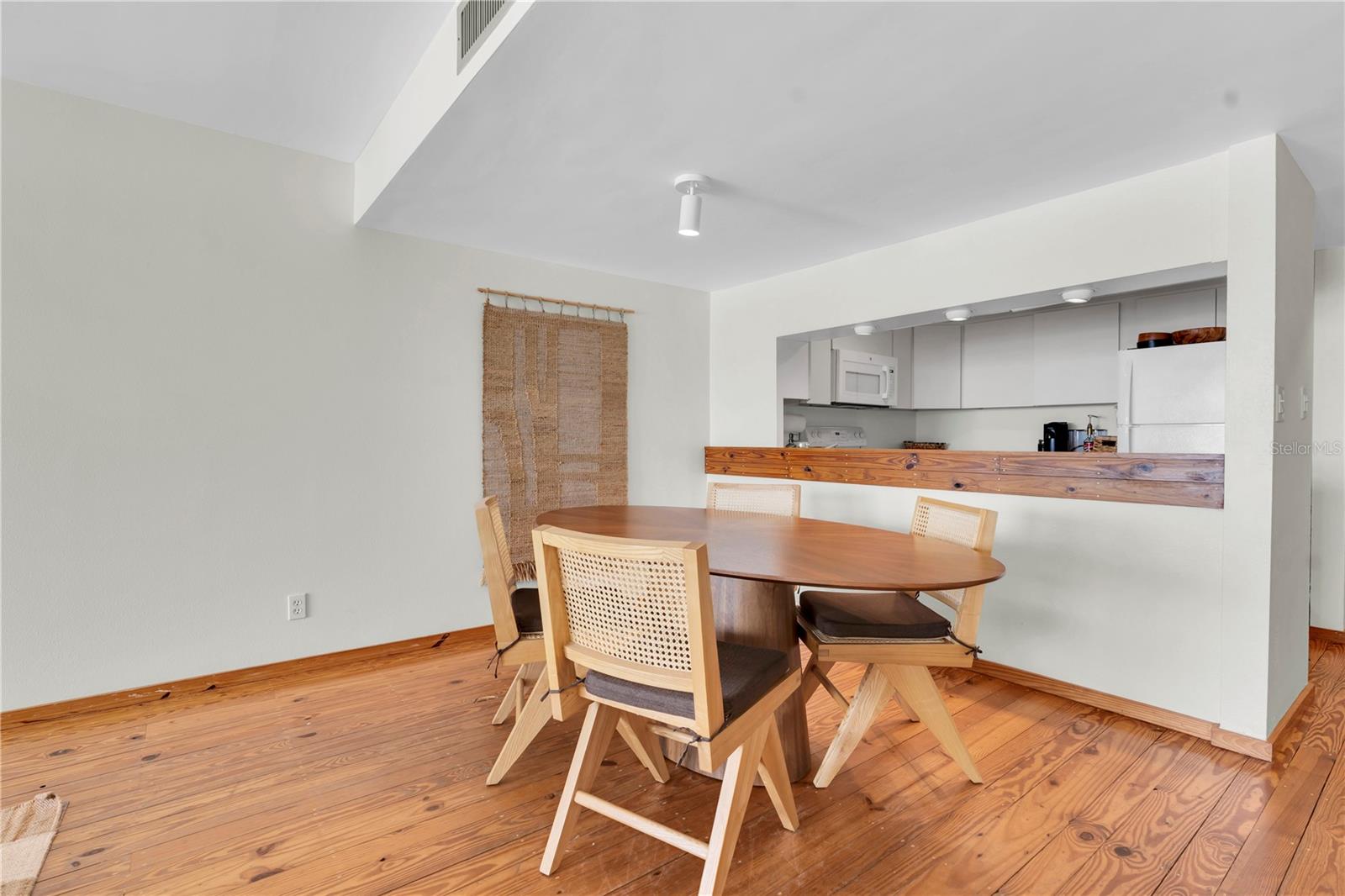 3200 GULF BLVD #202, ST PETE BEACH, FL, 33706