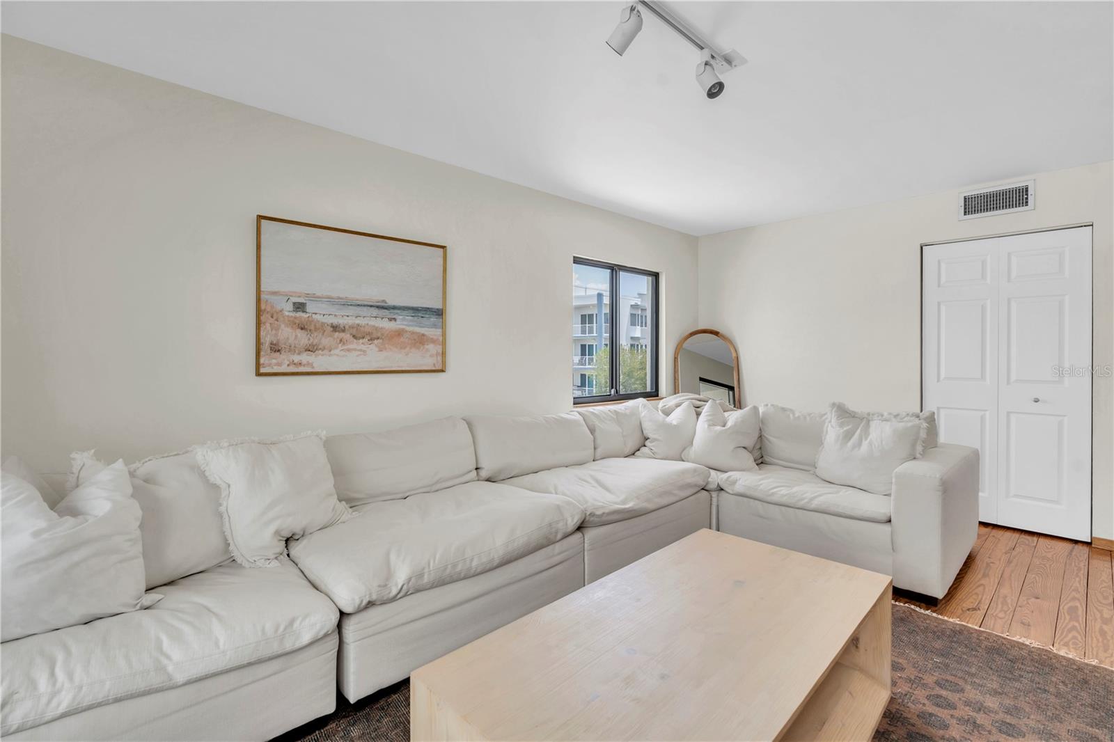 3200 GULF BLVD #202, ST PETE BEACH, FL, 33706