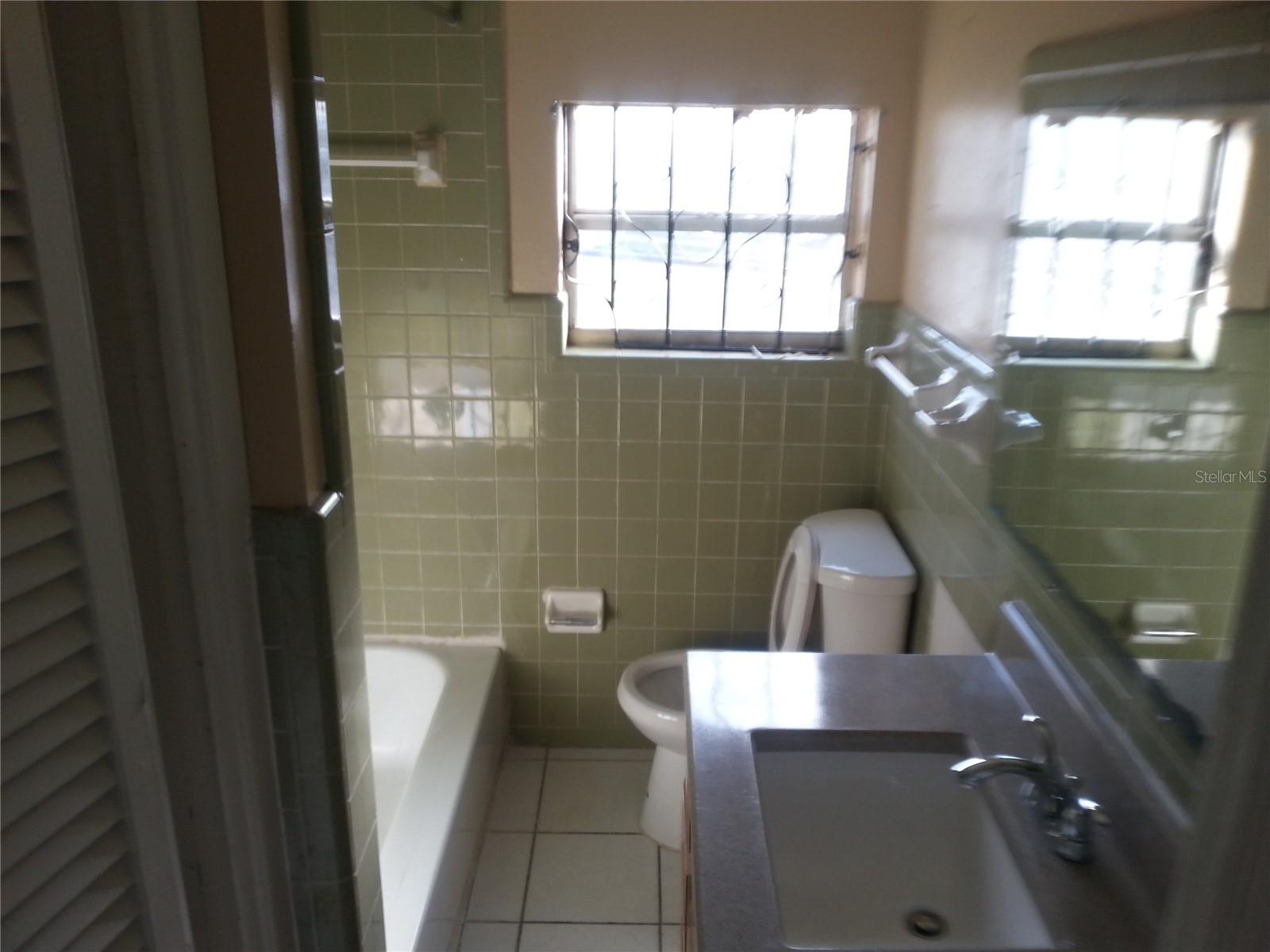 1316 E HOLMES AVE, TAMPA, FL, 33605