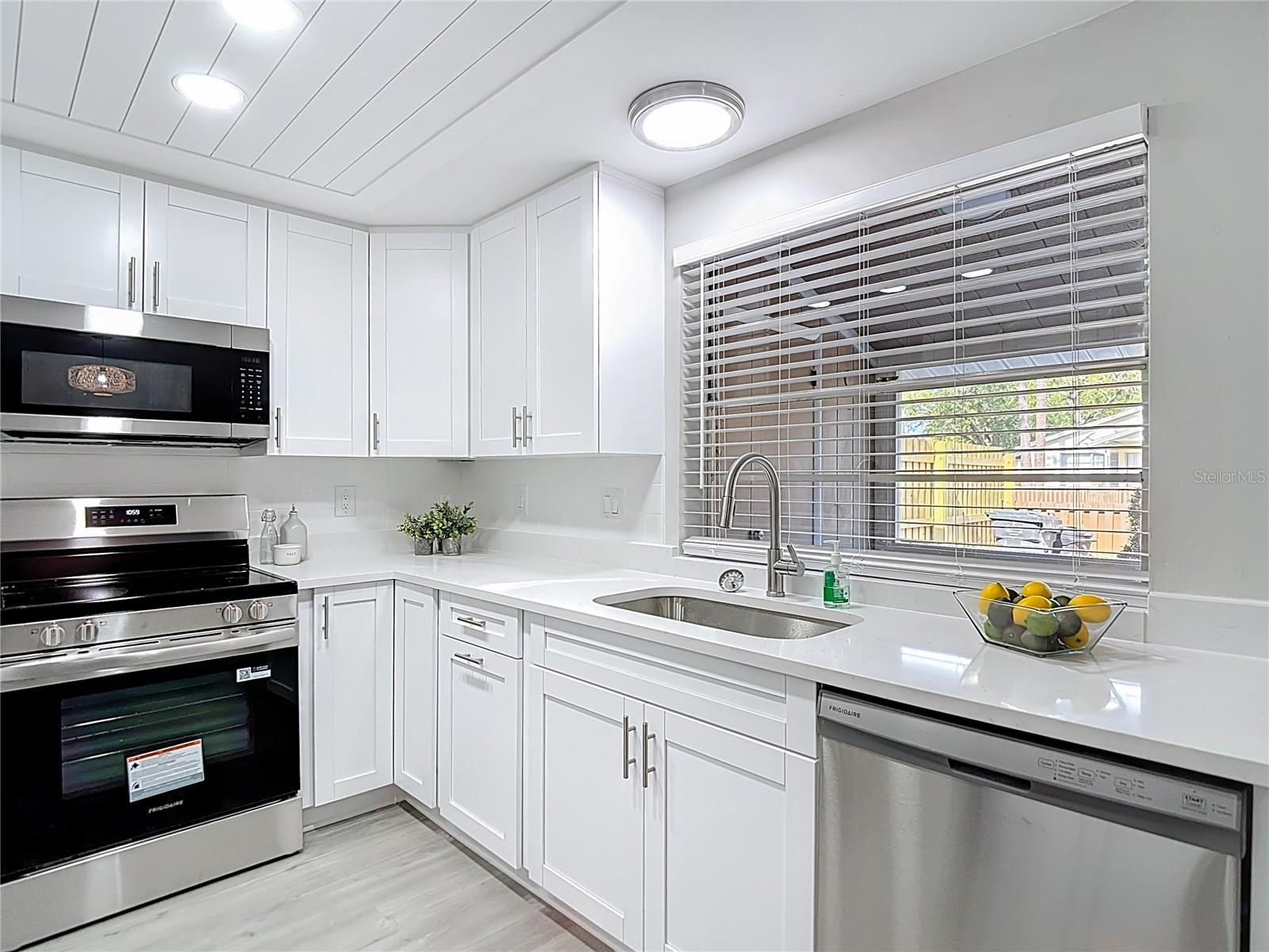 14611 PINE GLEN CIR, LUTZ, FL, 33559