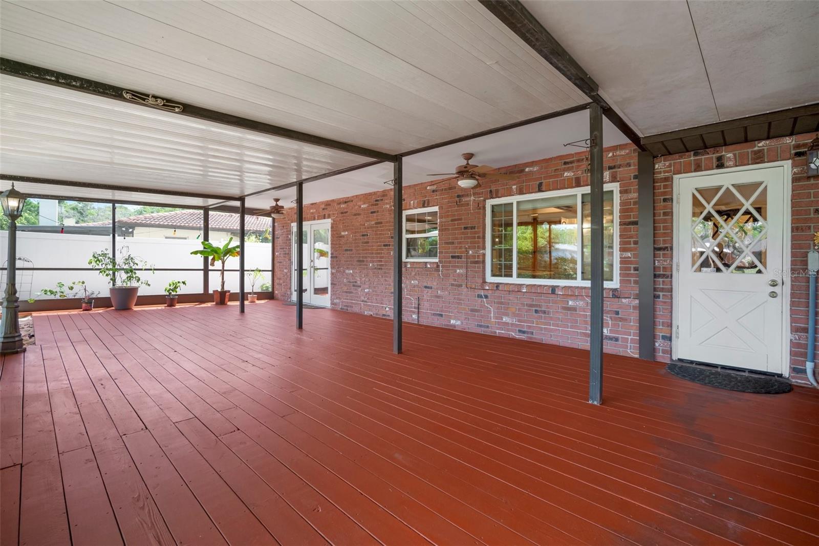 18712 LAKESHORE DR, LUTZ, FL, 33549