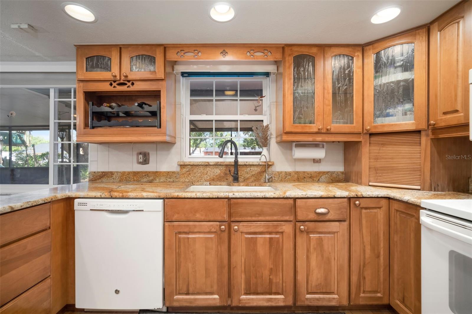 18712 LAKESHORE DR, LUTZ, FL, 33549