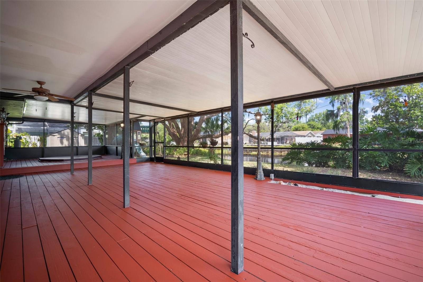 18712 LAKESHORE DR, LUTZ, FL, 33549