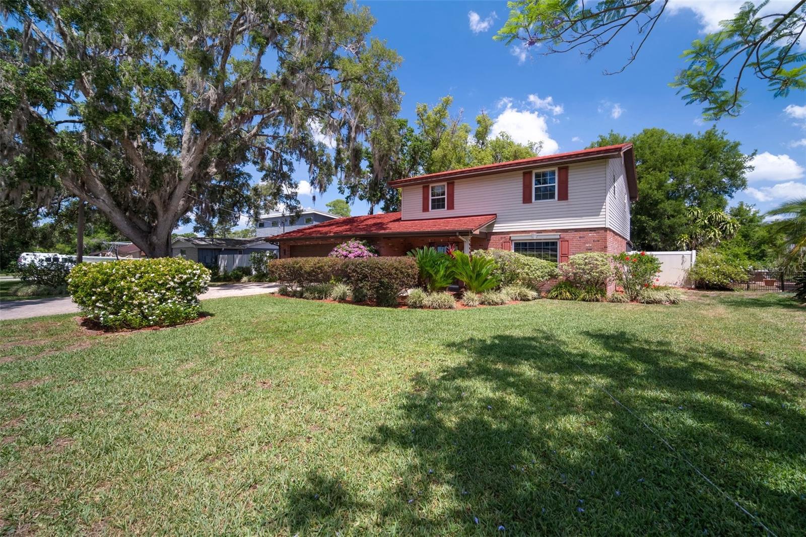 18712 LAKESHORE DR, LUTZ, FL, 33549