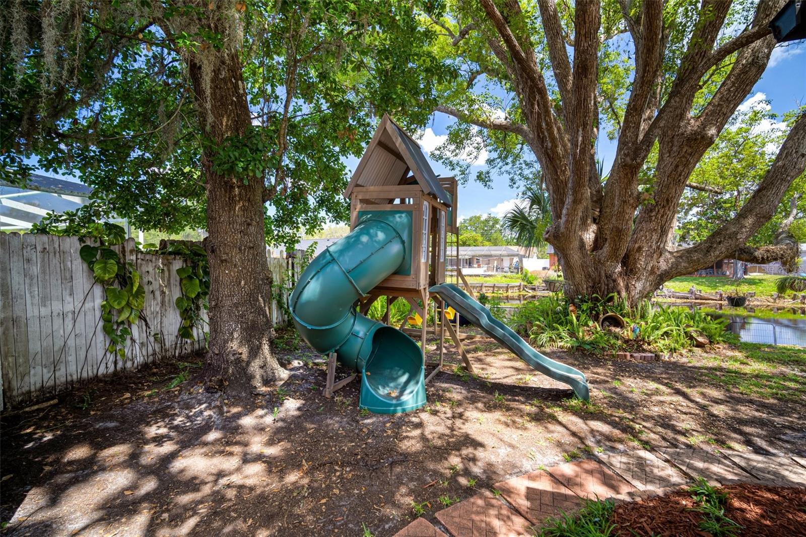 18712 LAKESHORE DR, LUTZ, FL, 33549