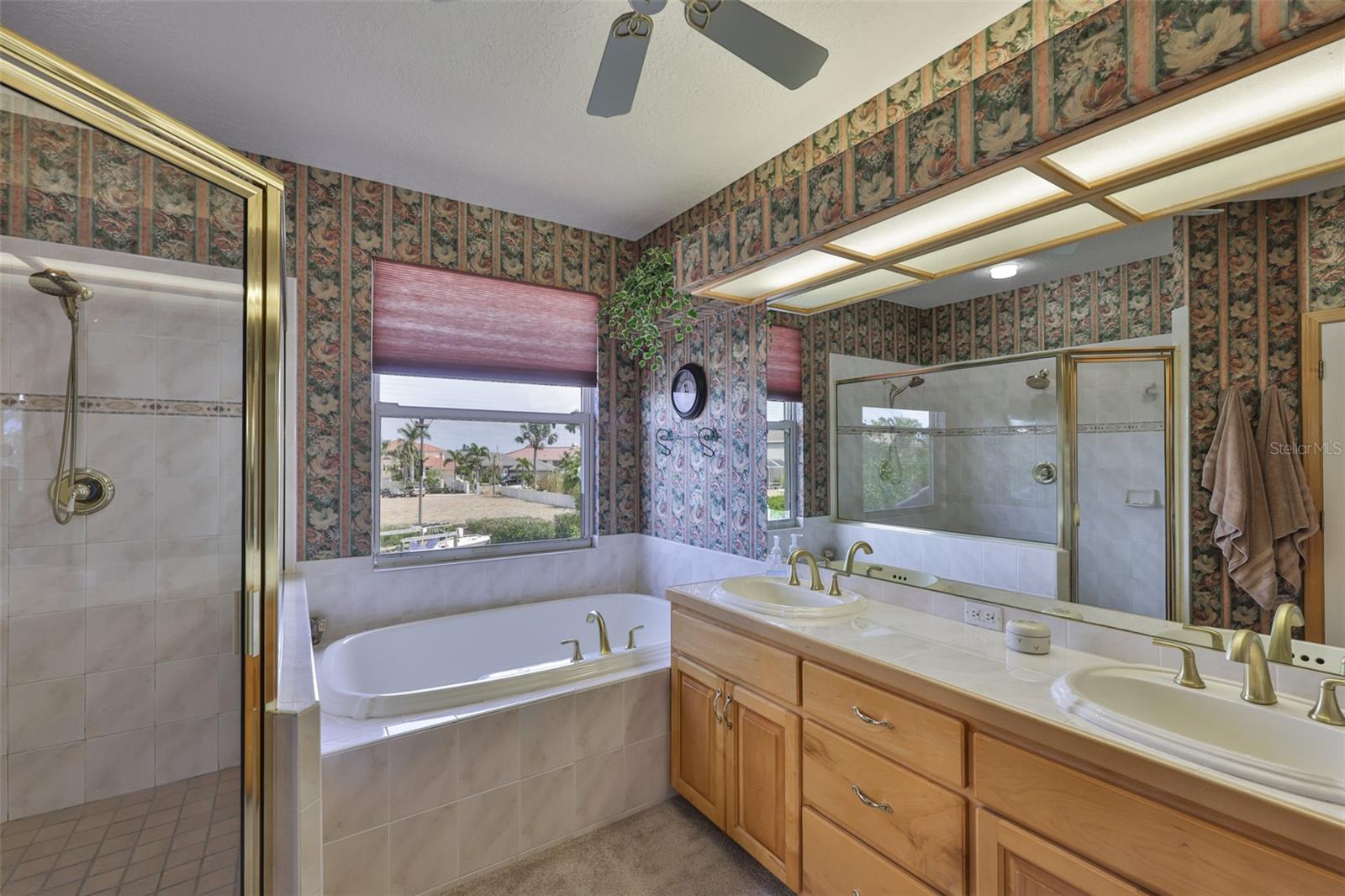 915 SYMPHONY ISLES BLVD, APOLLO BEACH, FL, 33572