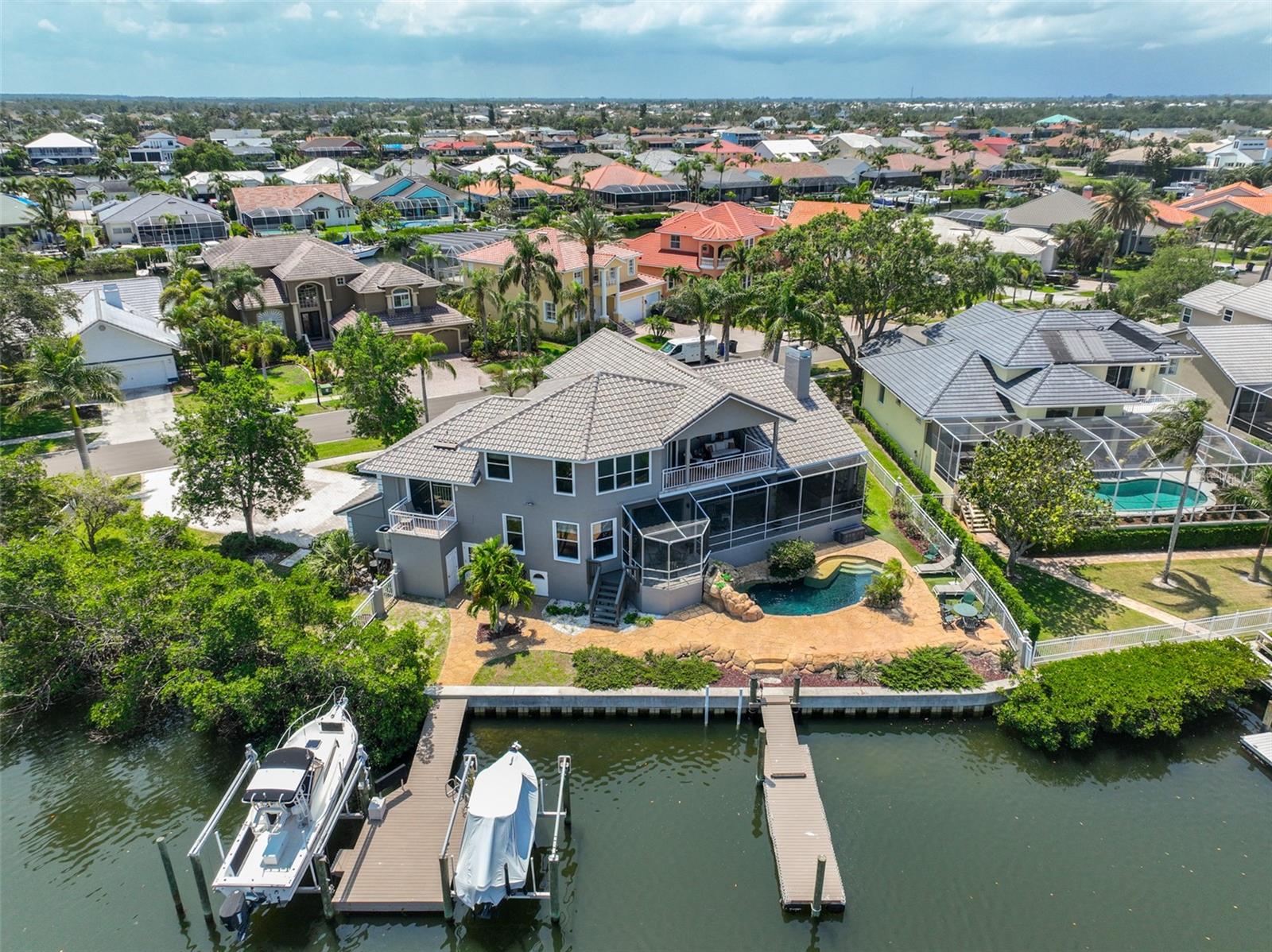 915 SYMPHONY ISLES BLVD, APOLLO BEACH, FL, 33572