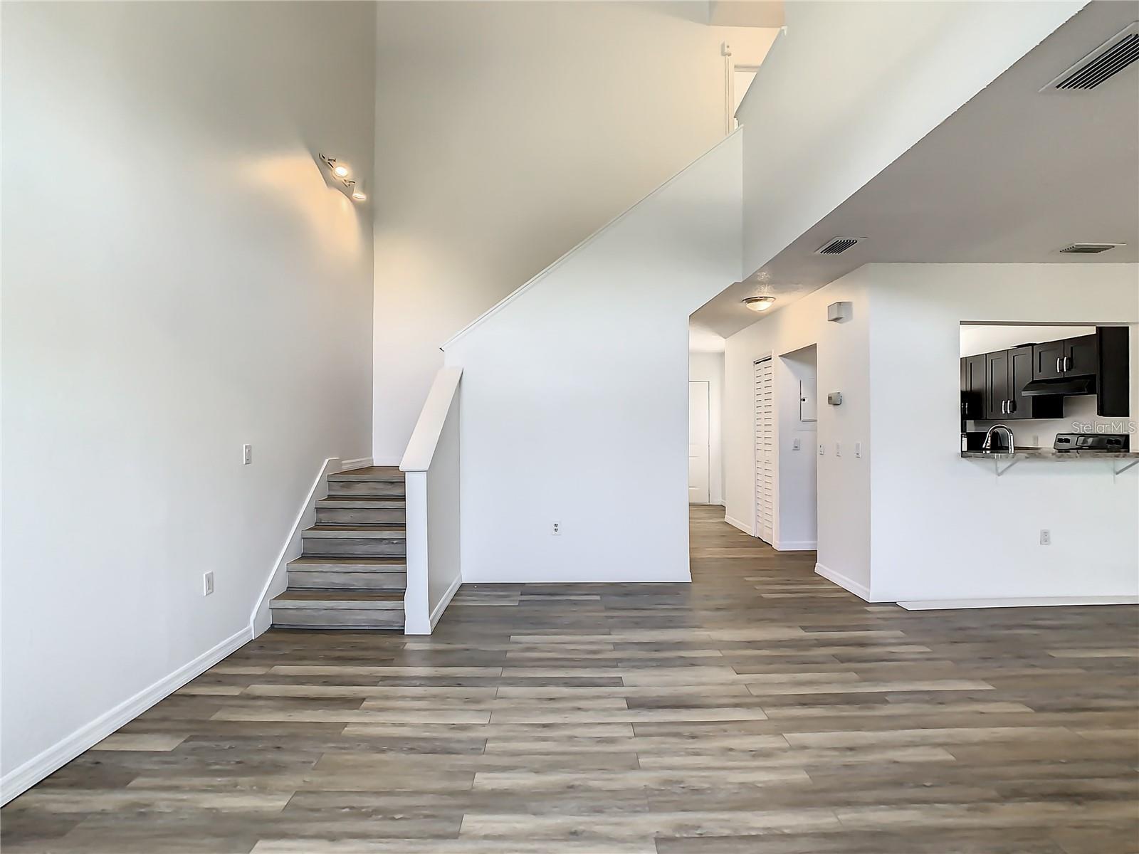 2216 STONINGTON AVE #2216, ORLANDO, FL, 32817