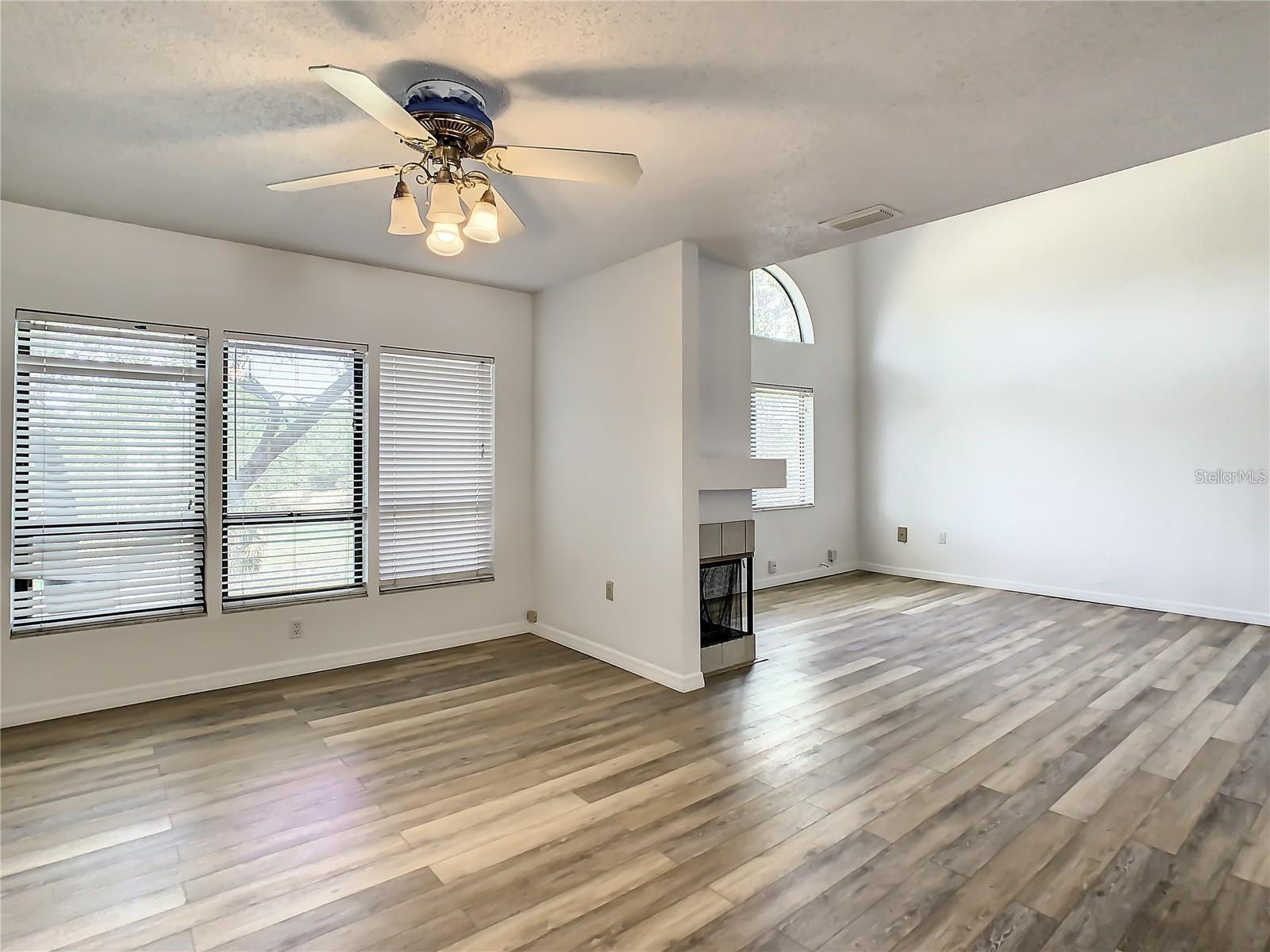 2216 STONINGTON AVE #2216, ORLANDO, FL, 32817