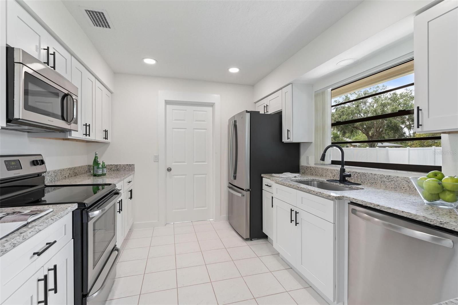 1 BLAKESHIRE PL, PALM COAST, FL, 32137