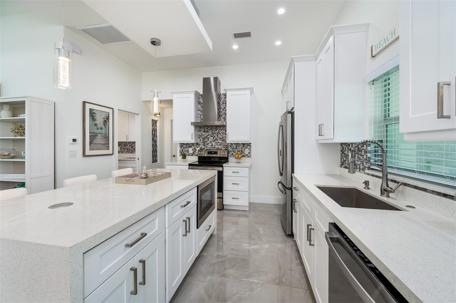 1922 NE 17TH PL, CAPE CORAL, FL, 33909