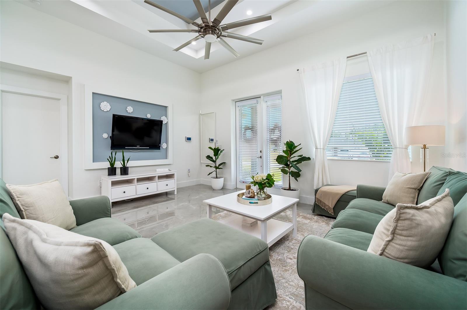 1922 NE 17TH PL, CAPE CORAL, FL, 33909