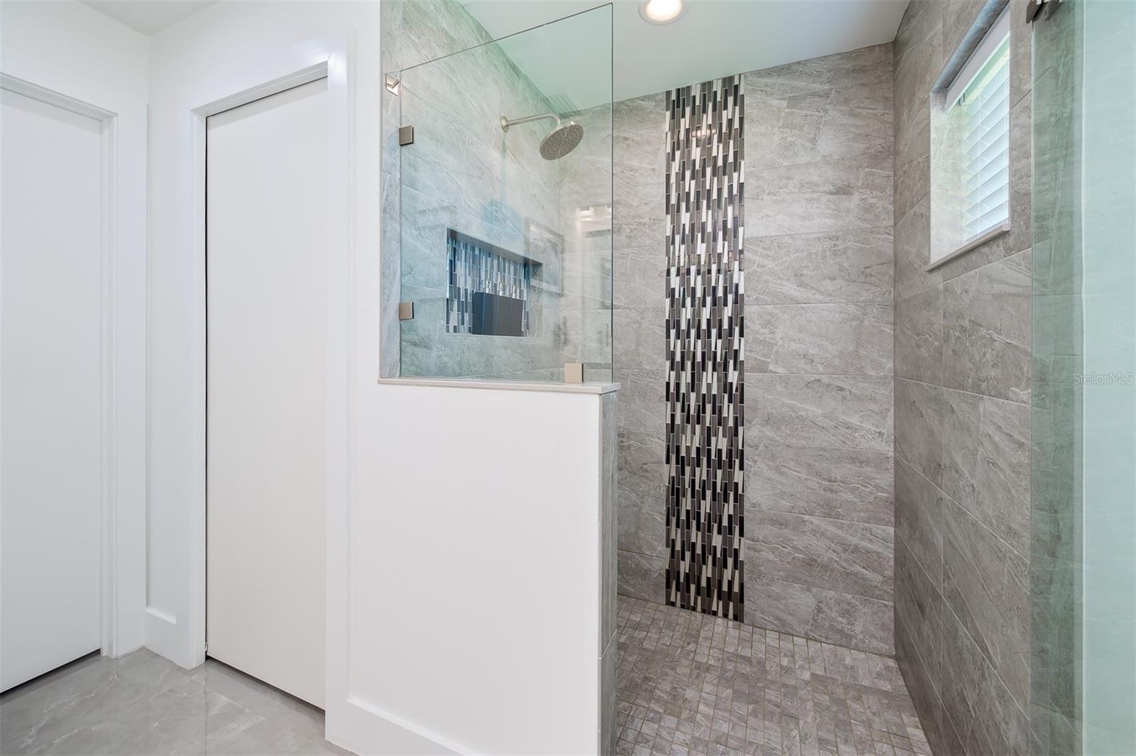 1922 NE 17TH PL, CAPE CORAL, FL, 33909