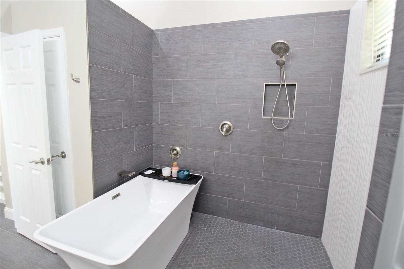 6019 COURTSIDE DR, BRADENTON, FL, 34210