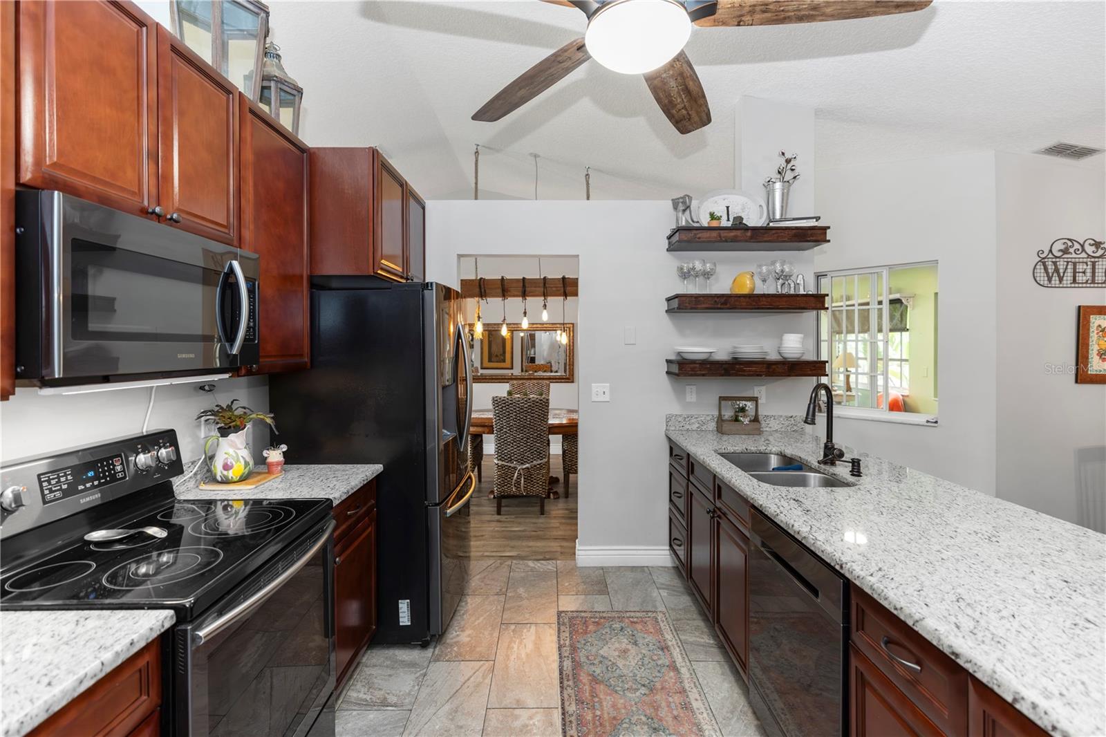 20 MONROE AVE, DEBARY, FL, 32713