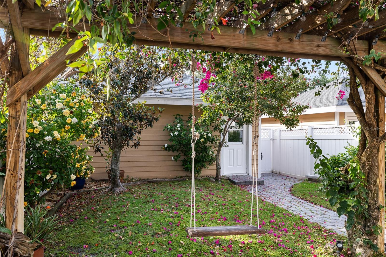 14648 BOURNEMOUTH RD, TAMPA, FL, 33626