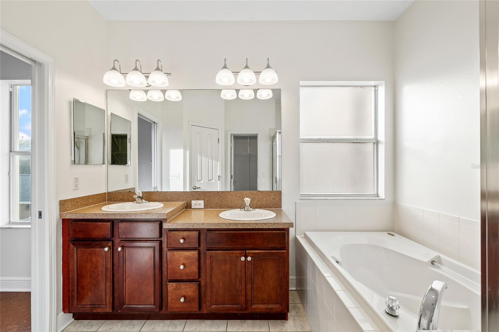 14648 BOURNEMOUTH RD, TAMPA, FL, 33626