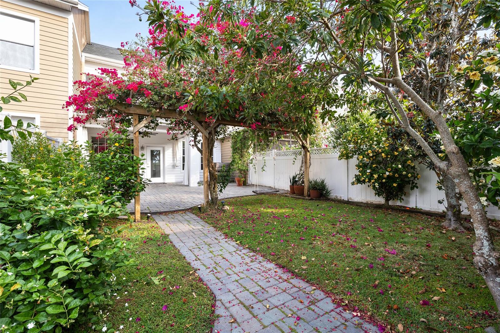 14648 BOURNEMOUTH RD, TAMPA, FL, 33626