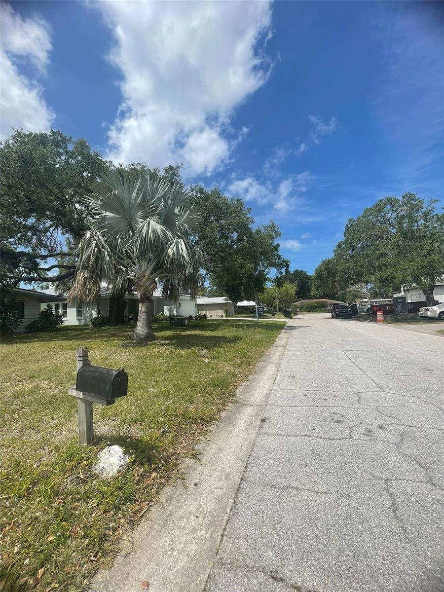 2494 S MILMAR DR, SARASOTA, FL, 34237