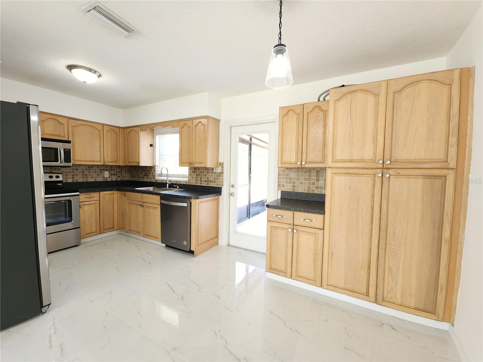 108 E SADIE ST, BRANDON, FL, 33510