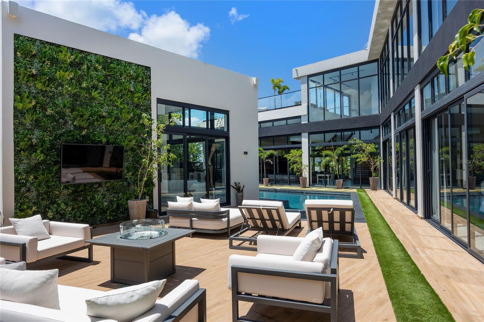 PR9113512 Property Photo