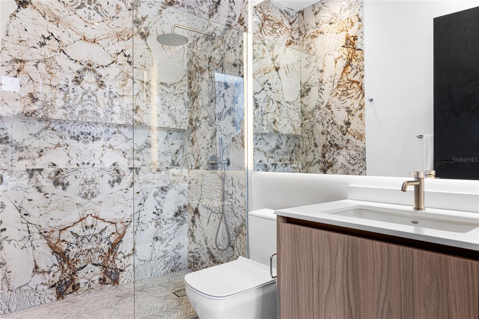 PR9113512 Property Photo