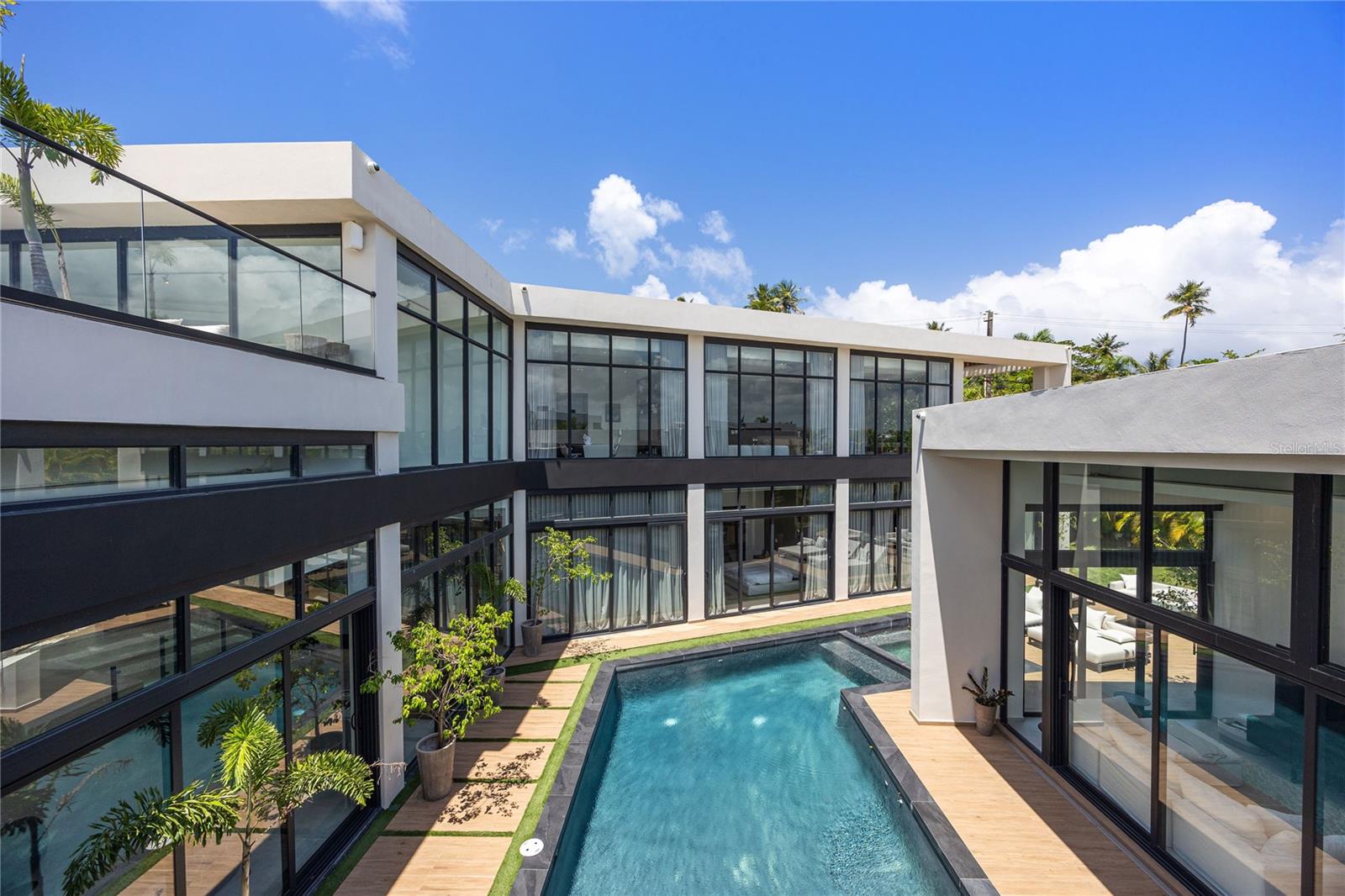 PR9113512 Property Photo