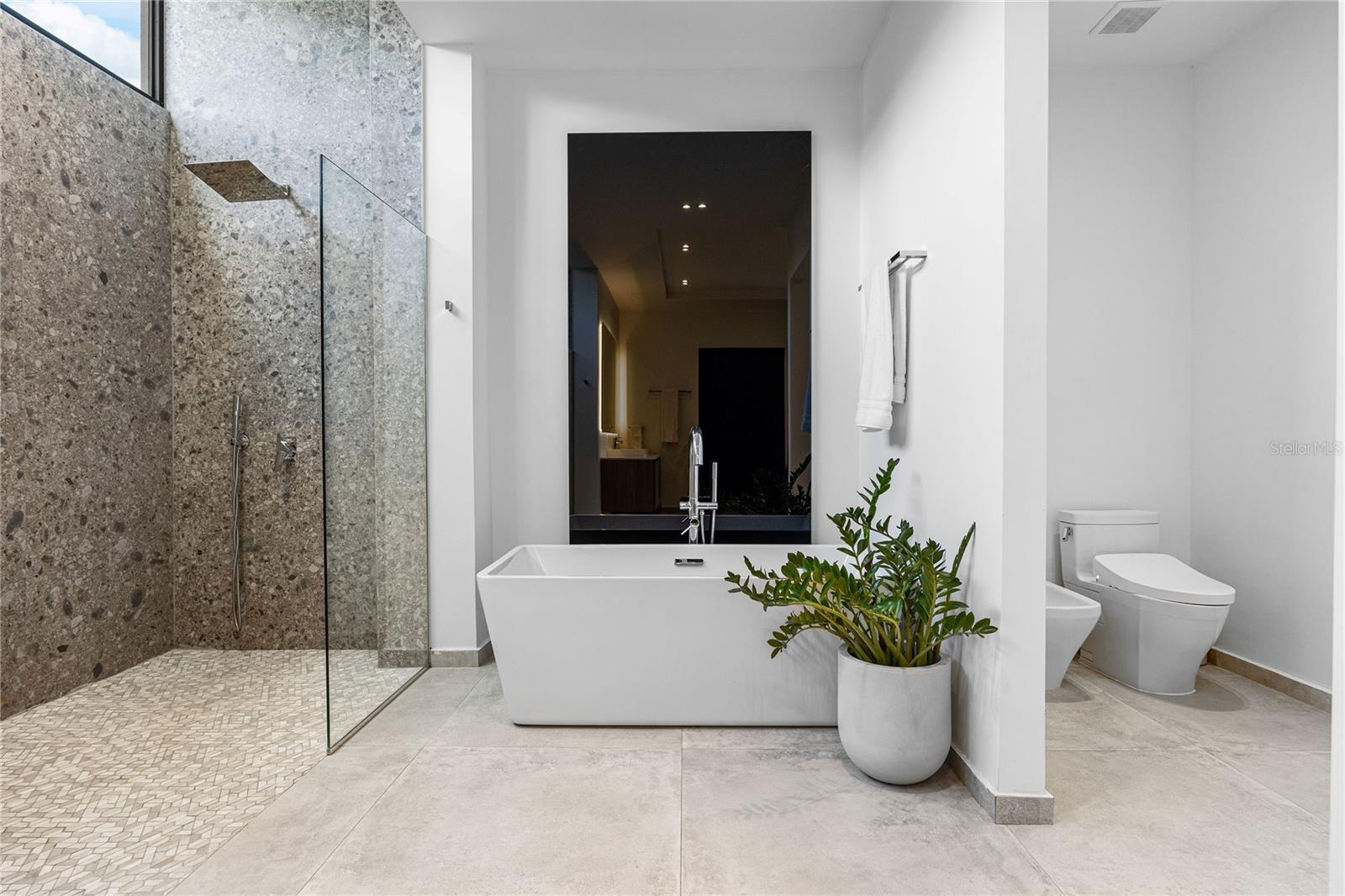 PR9113512 Property Photo