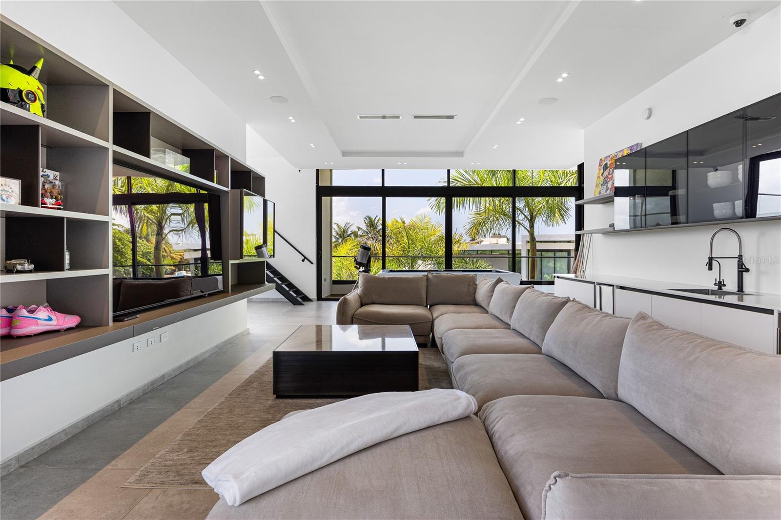 PR9113512 Property Photo