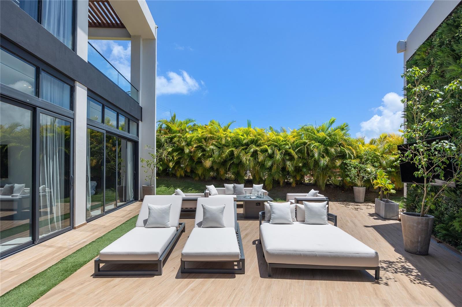 PR9113512 Property Photo