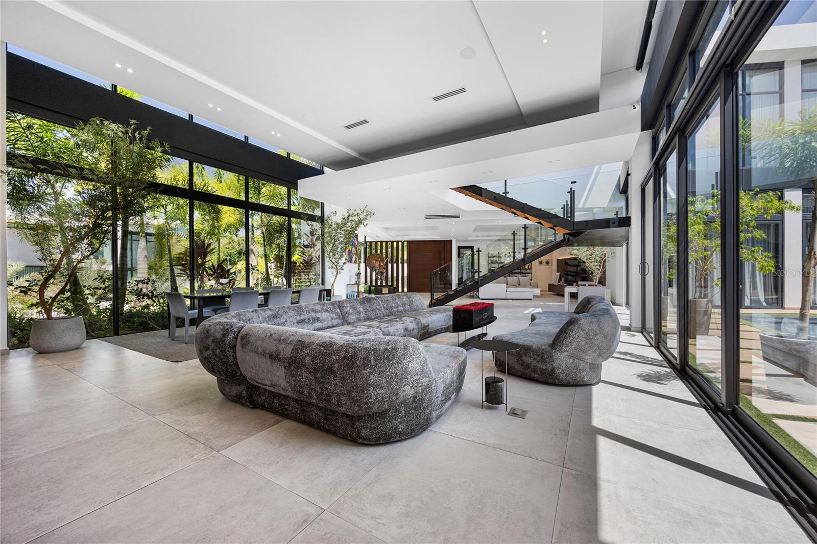 PR9113512 Property Photo