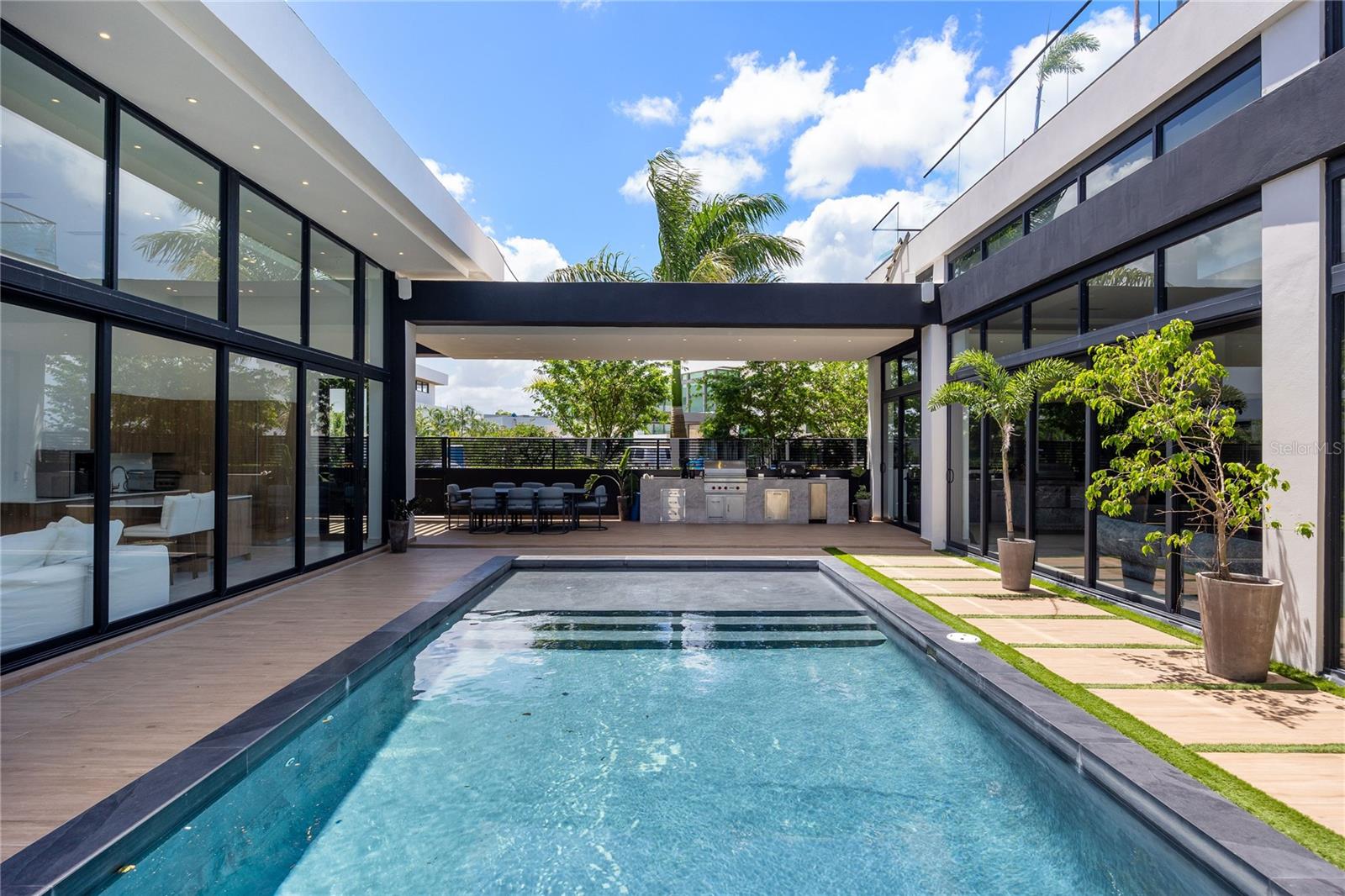 PR9113512 Property Photo