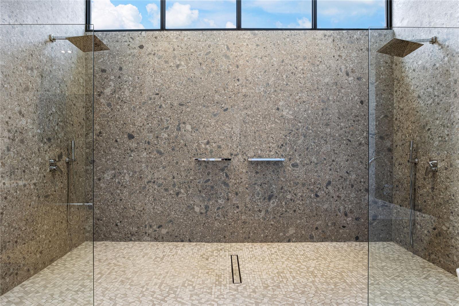 PR9113512 Property Photo