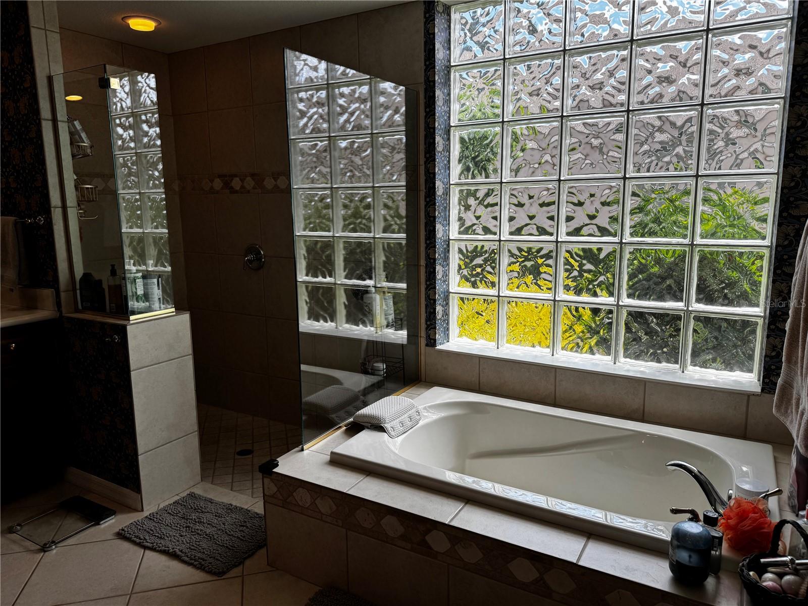 12208 GREENBRIER WAY, LAKEWOOD RANCH, FL, 34202