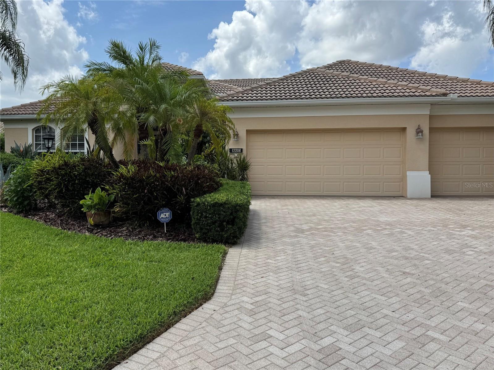 12208 GREENBRIER WAY, LAKEWOOD RANCH, FL, 34202