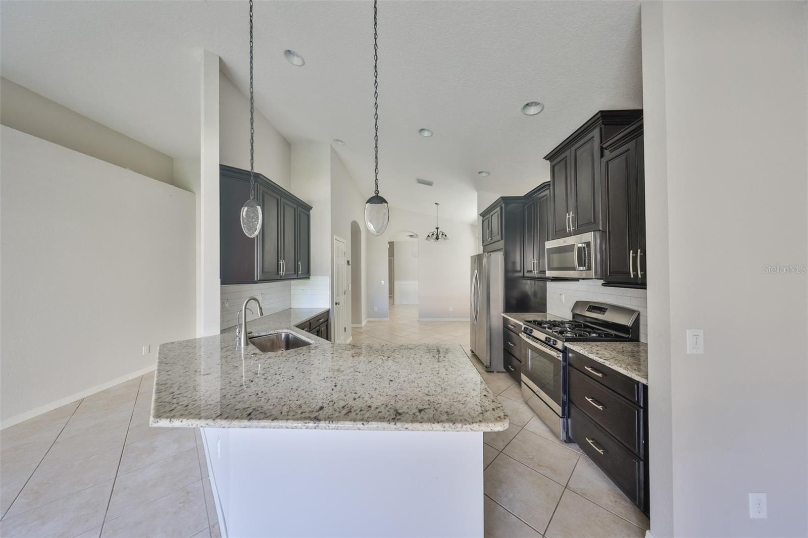 9244 BELLA VITA CIR, LAND O LAKES, FL, 34637