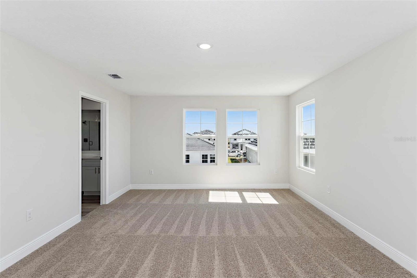 10017 SURREY ROSE DR, SAN ANTONIO, FL, 33576