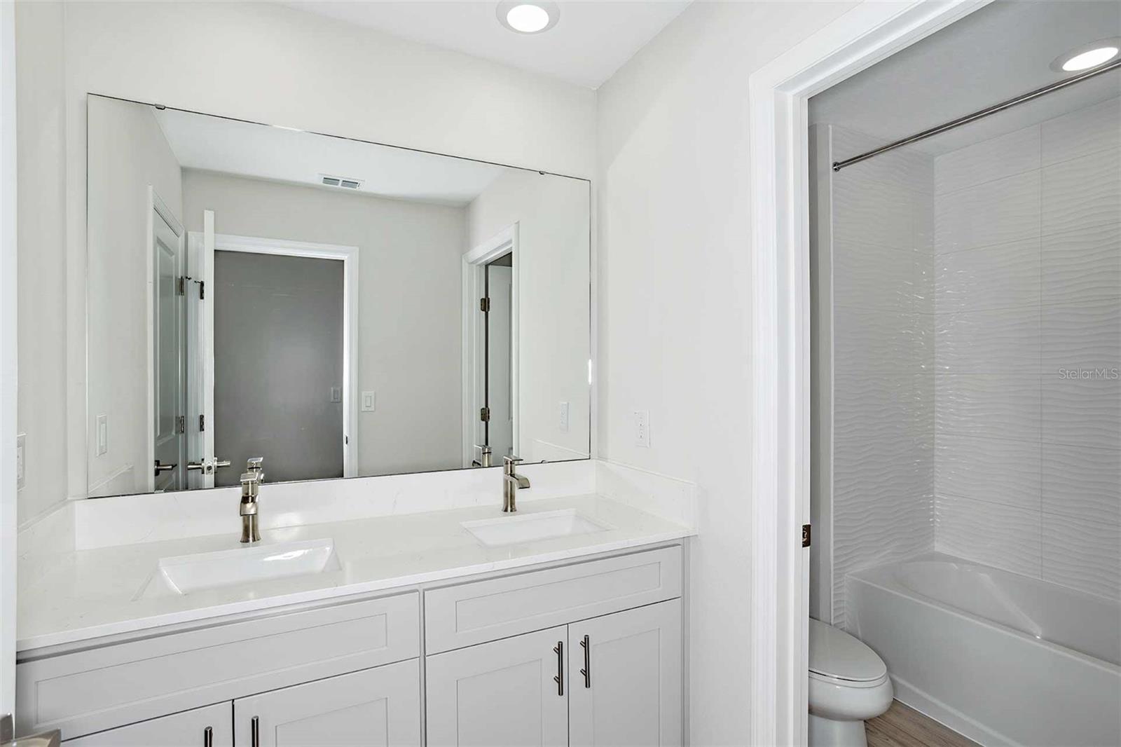 10017 SURREY ROSE DR, SAN ANTONIO, FL, 33576