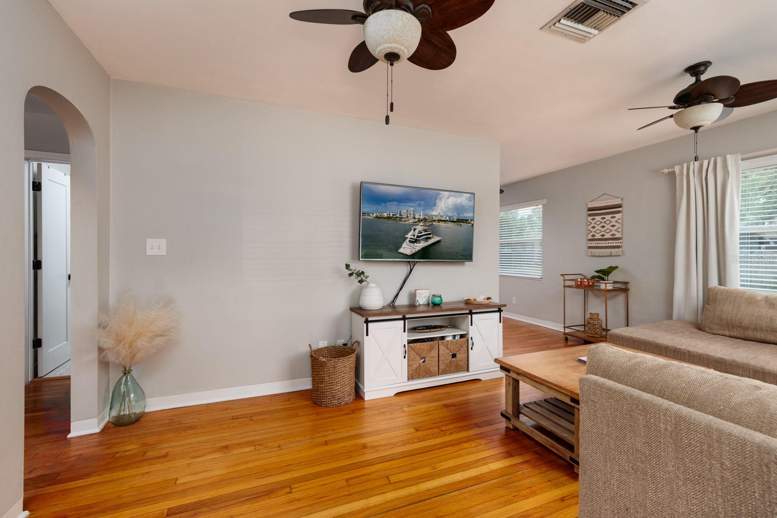 3301 8TH AVE N, ST PETERSBURG, FL, 33713