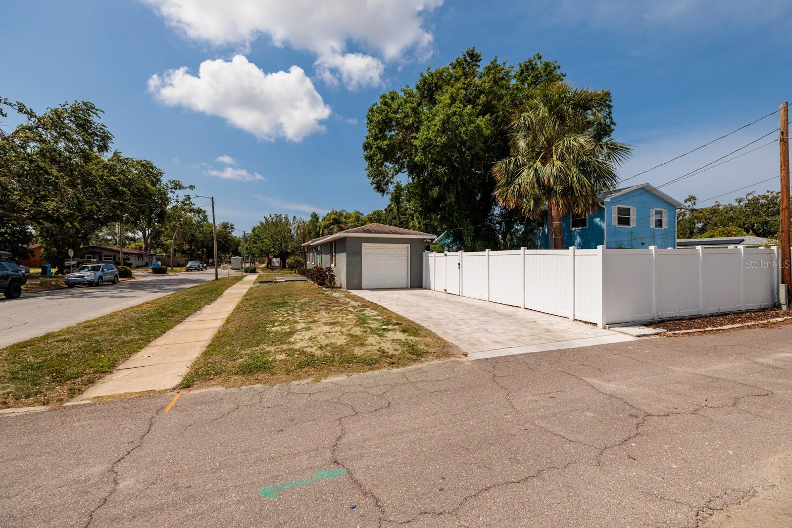 3301 8TH AVE N, ST PETERSBURG, FL, 33713