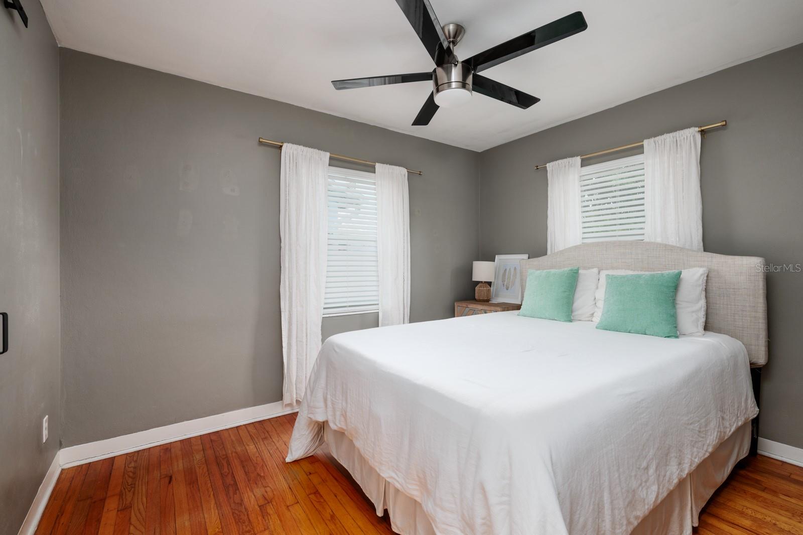 3301 8TH AVE N, ST PETERSBURG, FL, 33713