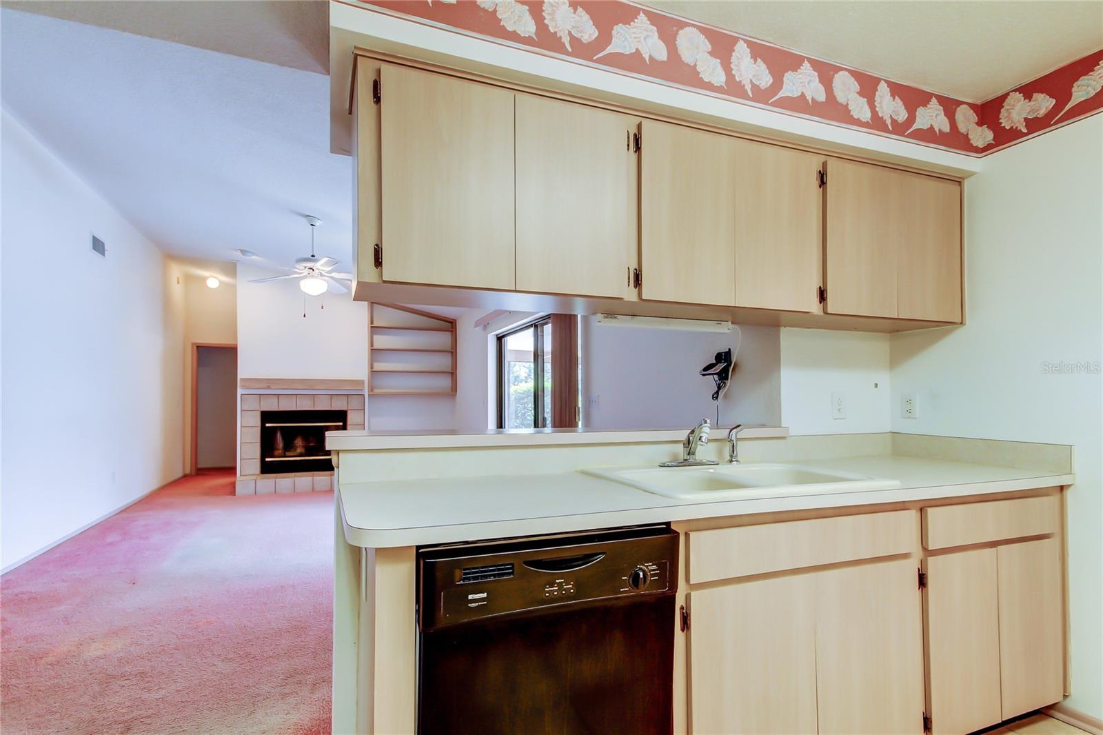 11325 GLENMONT DR, TAMPA, FL, 33635