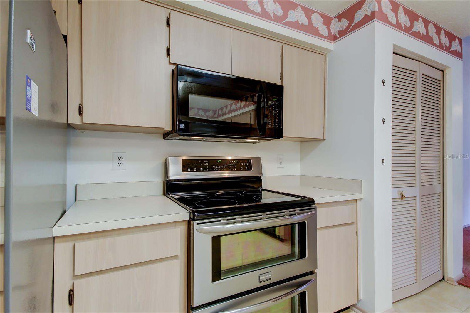 11325 GLENMONT DR, TAMPA, FL, 33635