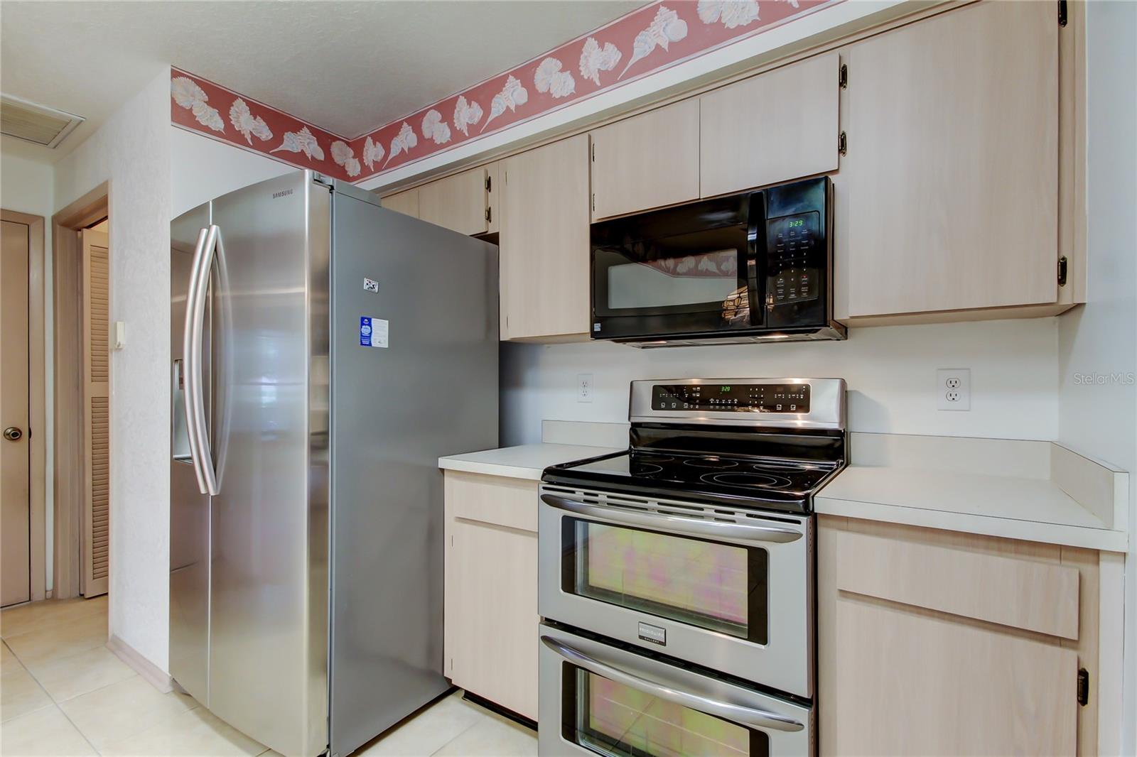 11325 GLENMONT DR, TAMPA, FL, 33635