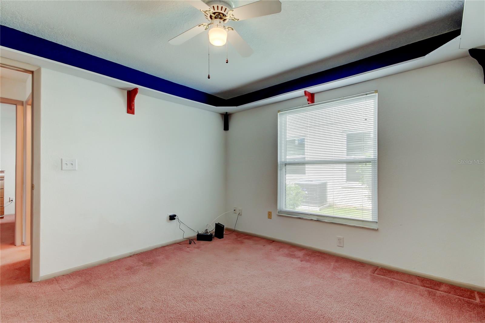 11325 GLENMONT DR, TAMPA, FL, 33635