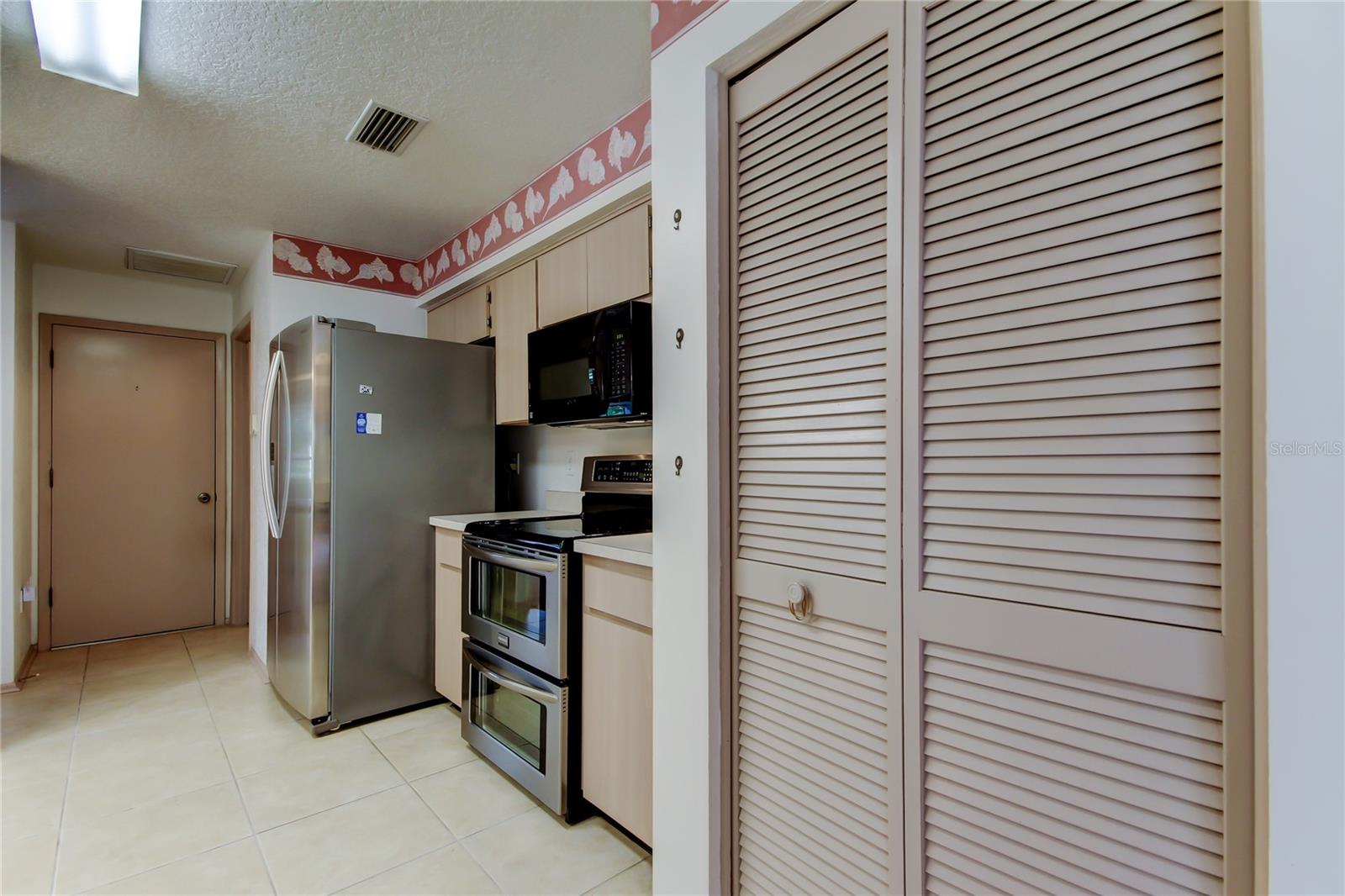 11325 GLENMONT DR, TAMPA, FL, 33635