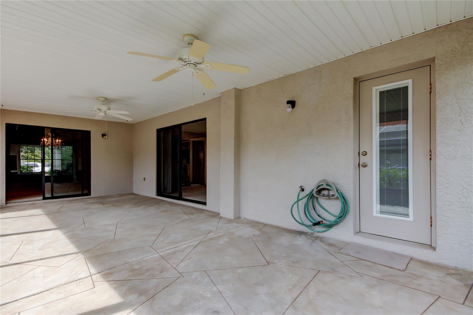 11325 GLENMONT DR, TAMPA, FL, 33635