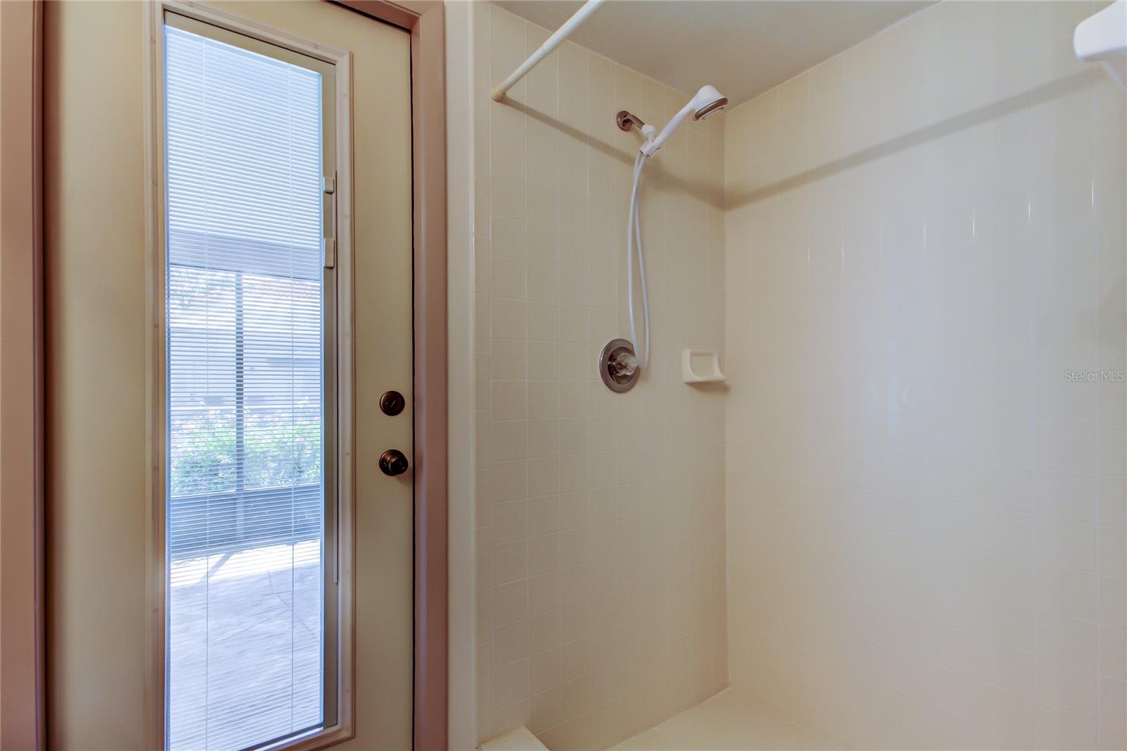 11325 GLENMONT DR, TAMPA, FL, 33635